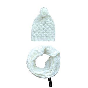 WOMENS WHITE LIGHT WEIGHT KNITTED BEANIE & INFINITY SCARF SET - SZ: OS